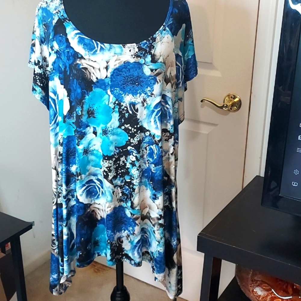 Handkerchief style Tunic by BB Brittany black